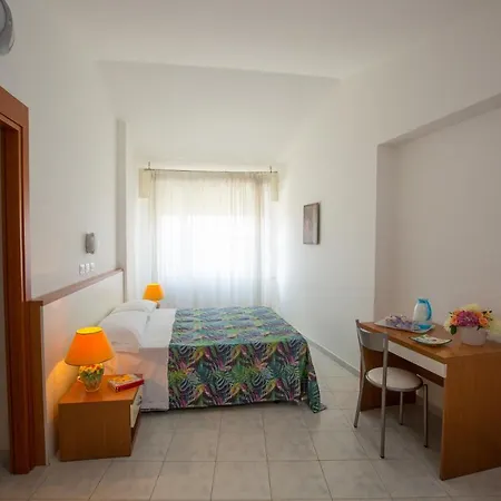 Hotel Vesuvian 3*