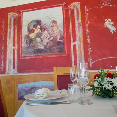Hotel Vesuvian
