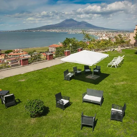 Hotel Vesuvian